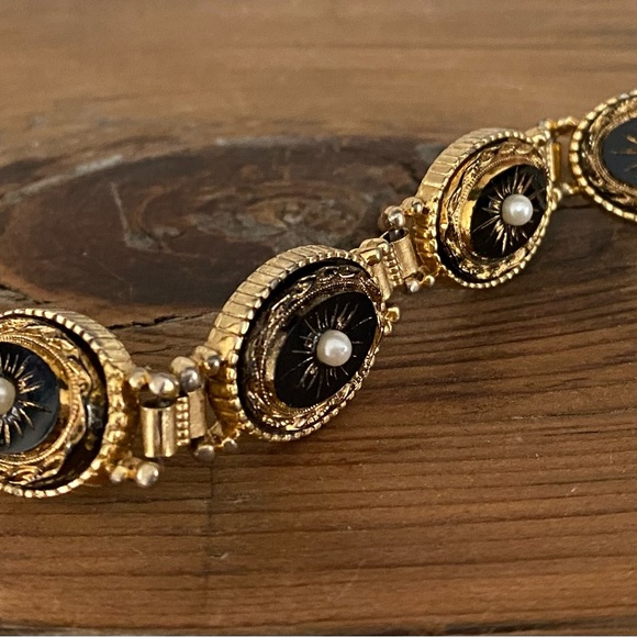 Vintage Signed SPHINX 4392 Victorian Revival Gold Tone Heavy Link Bracelet - Picture 4 of 11